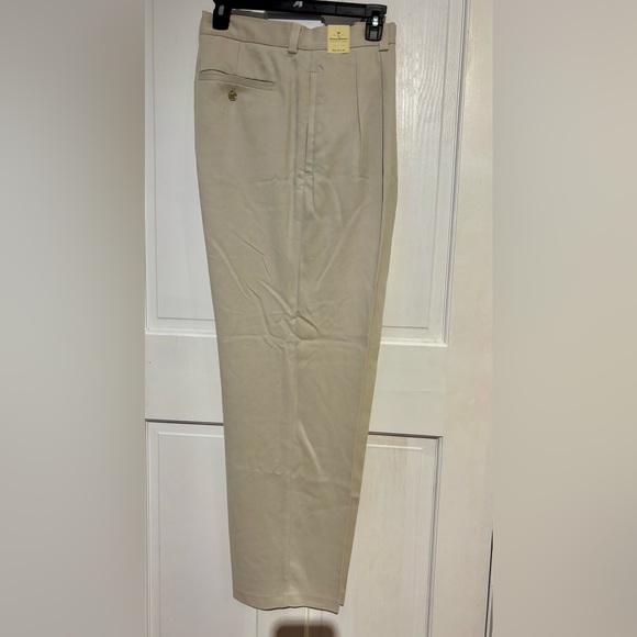 Tommy Bahama St. Thomas Pleated Front Silk Pants- 38x30 - Picture 4 of 6